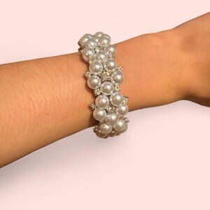 Silver pearl beaded bracelet with crystal accents